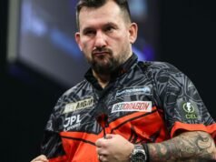 Dardos de la Premier League: Jonny Clayton cojea hacia la victoria del viernes por la noche sobre Luke Humphries en medio de escenas de denuncia de irregularidades en Nottingham | Noticias de dardos