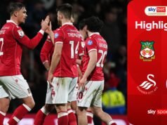 Wrexham ganó a lo grande en la carrera por los playoffs contra el rival galés Swansea