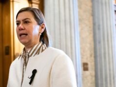 Slotkin presenta un proyecto de ley que limita el uso de la IA del Pentágono