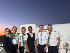 Una mujer y un niño volaron durante seis horas en la cabina: la aerolínea evitó pagar una compensación por overbooking