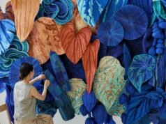 Una vibrante y rica instalación textil en Shanghai: enorme