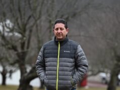 La IA está impulsando la expansión de las líneas eléctricas de alto voltaje. Los propietarios de tierras y los residentes locales reaccionan