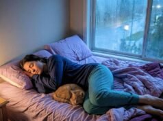 Niño de 4 meses que necesita una siesta ahora.