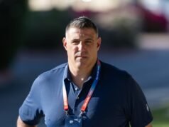 Fotos del ’20 muestran a Mike Vrabel y Dianna Russini besándose