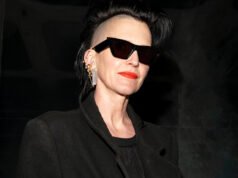 Hannah Martin usa aretes gigantes que nunca se quita